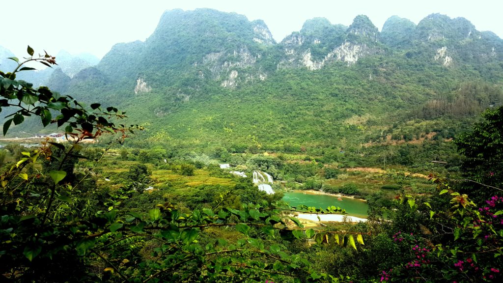 ban gioc waterfall from a distance