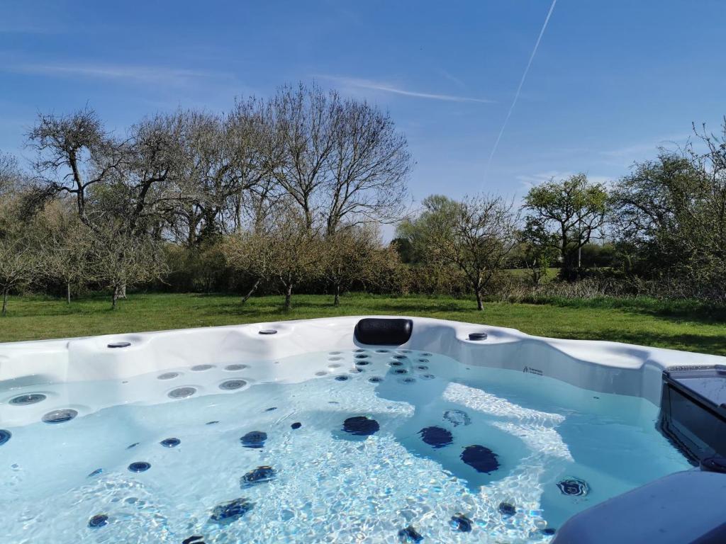 hot tub by luxury lodge in somerset