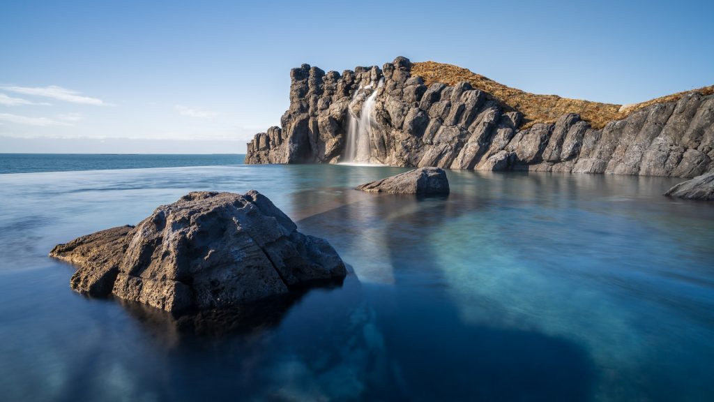 infinity pool sky lagoon iceland